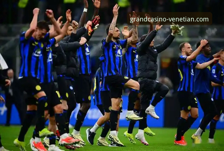 国米大胜萨索洛最新动态：阿坎吉斩获处子球，后防铁闸更爱零封